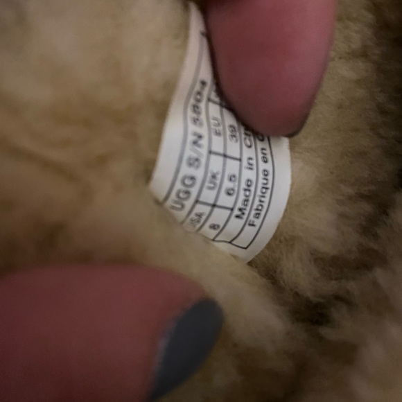 Tall chestnut classic Ugg’s - Picture 6 of 8